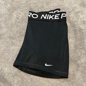 Woman’s Nike Pro 5inch